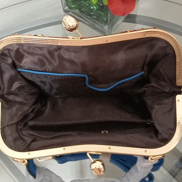 NWT🎁FREE GIFT INCLUDED🎁 Brand New Rhinestones Crystals Denim Shoulder Handbag - Picture 15 of 16